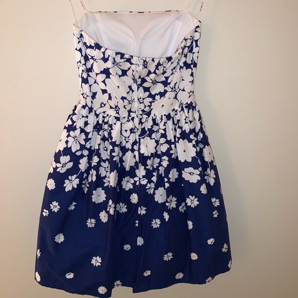 Blue and white floral strapless dress - Picture 2 of 5